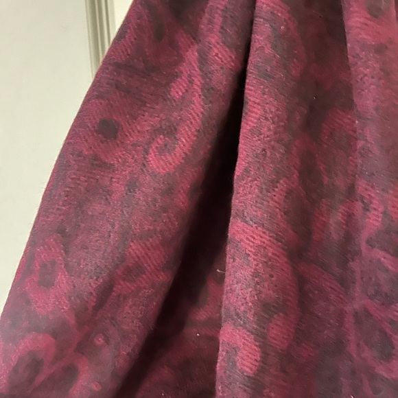 NEW! Amanda Smith Designer Acrylic Scarf, Made in Italy - Picture 3 of 8